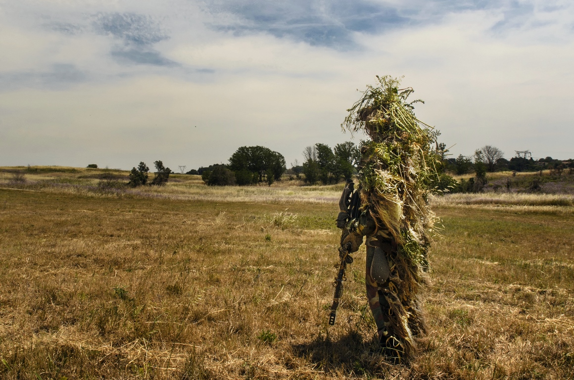 6 Tiratore Scelto Con Ghillie Suit Indossata ArmyMAG