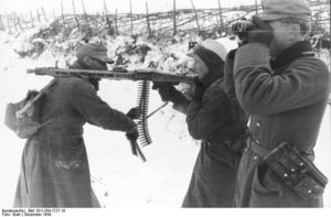 Soldato tedesco con MG42 (foto Bundesarchiv)